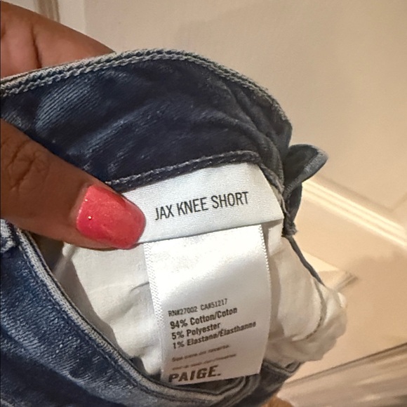 PAIGE Jax Knee Short Dark Blue Denim Frayed. Size 28 - Picture 4 of 4
